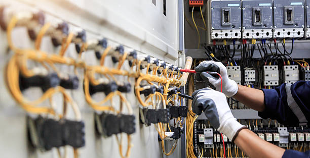 Professional Electrician technician working in Fresno, CA